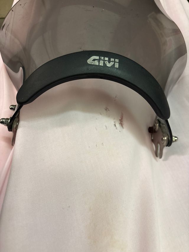 Cupolino GIVI per moto Naked 