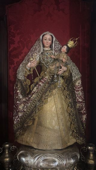 Virgen de Gloria de vestir
