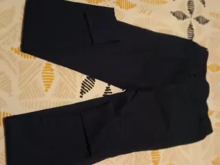 Leggins deportivas azul fuerte.