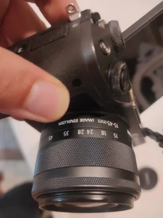 Canon EOS M6  Cámara con pantalla reversible