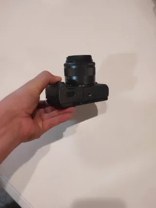 Canon EOS M6  Cámara con pantalla reversible