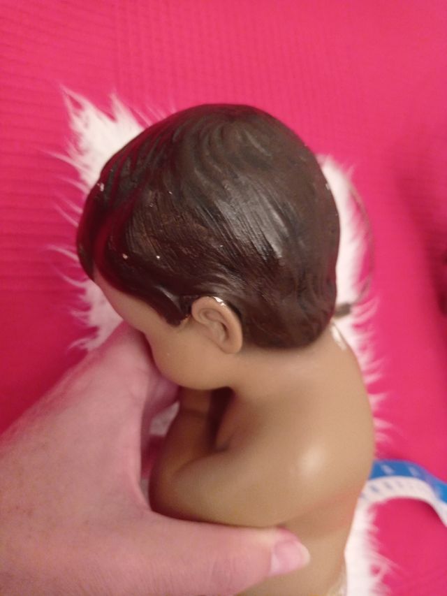 Niño Jesús con cuna de madera