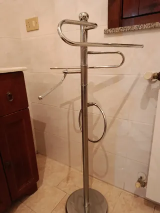 Porta asciugamani da bagno in metallo