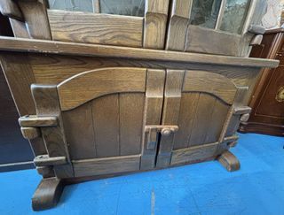 ALACENA RÚSTICA CON VITRINA