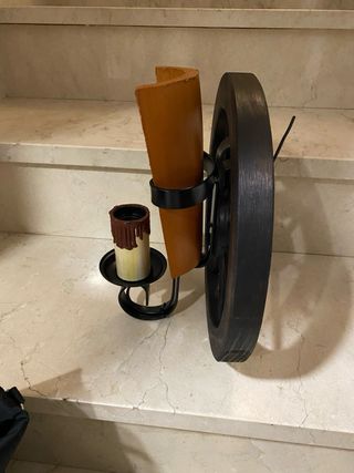 Aplique de pared rústico madera, metal con teja 