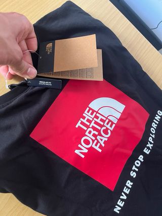 Camiseta The North Face Negra