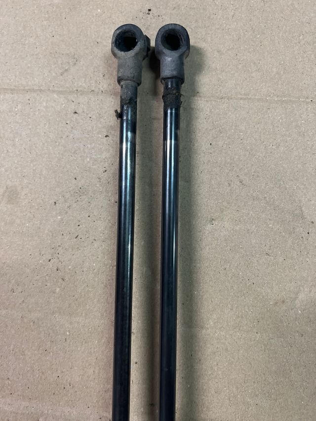 Amortiguadores Maletero León 2