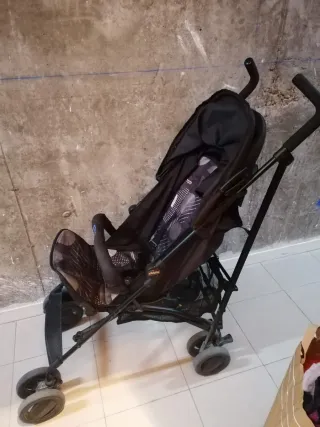 Carro de paseo negro Marca chicco