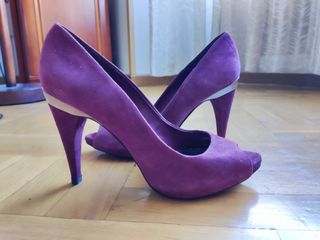 Zapatos tacón Zara morados