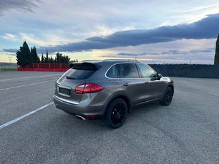 Porsche Cayenne S 2011