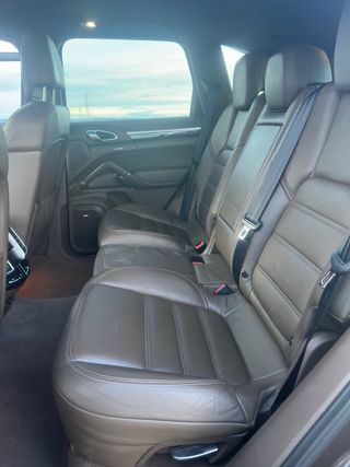 Porsche Cayenne S 2011