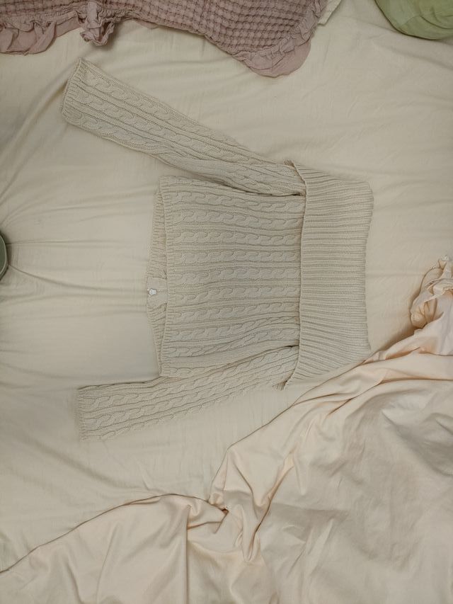 Chaqueta Stradivarius Beige Cable Knit. Nueva.