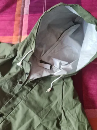 3 chubasqueros impermeables verdes