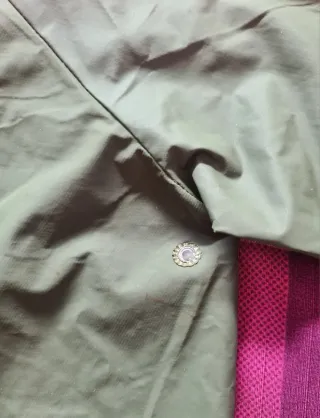 3 chubasqueros impermeables verdes