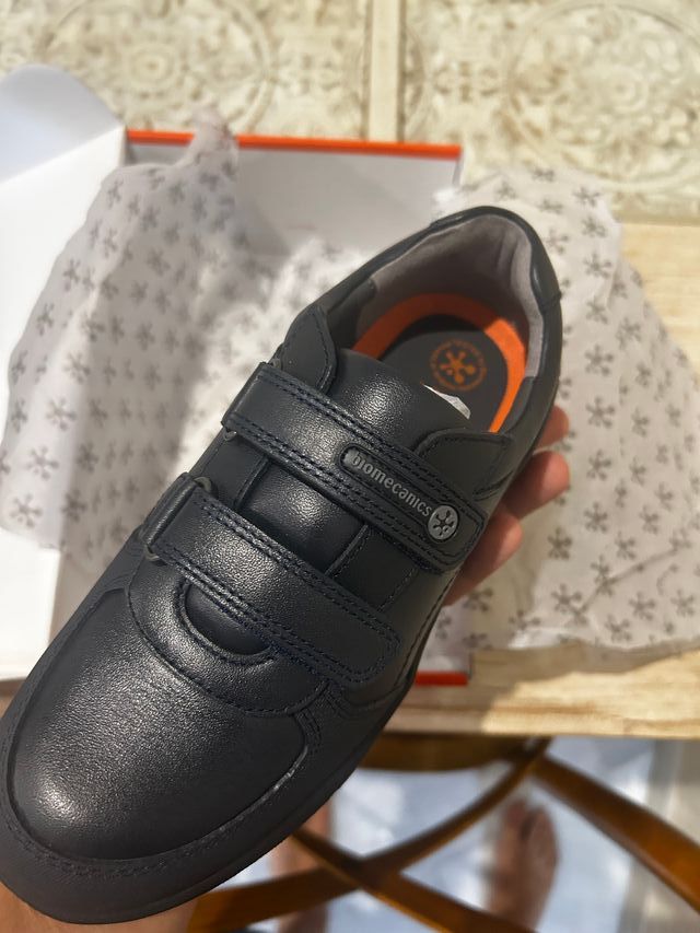 Zapatos Biomecanics Azules talla 34