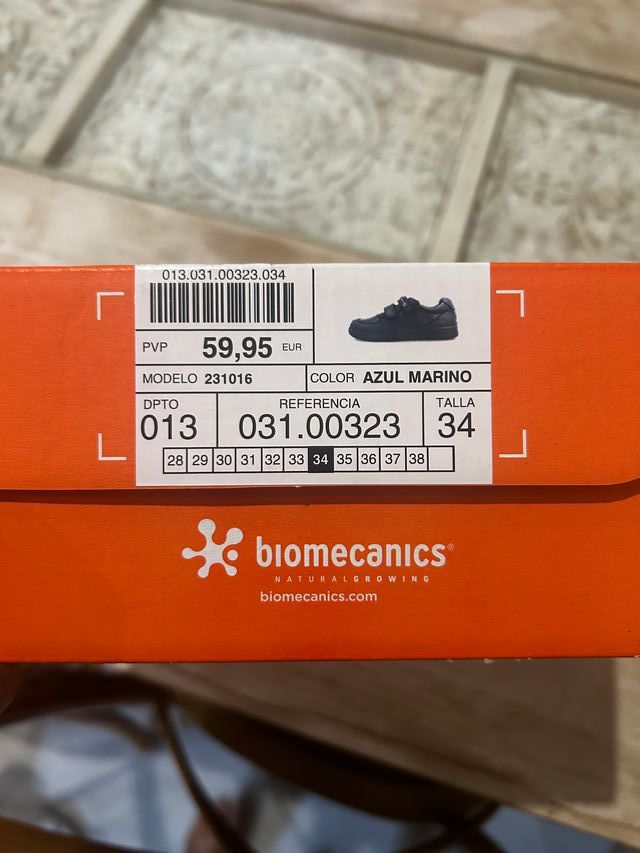 Zapatos Biomecanics Azules talla 34