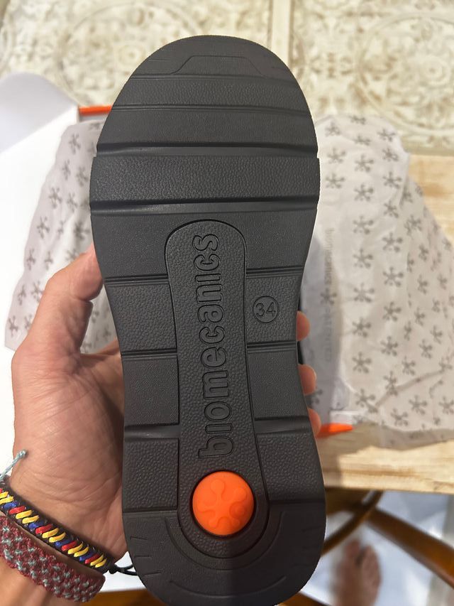 Zapatos Biomecanics Azules talla 34