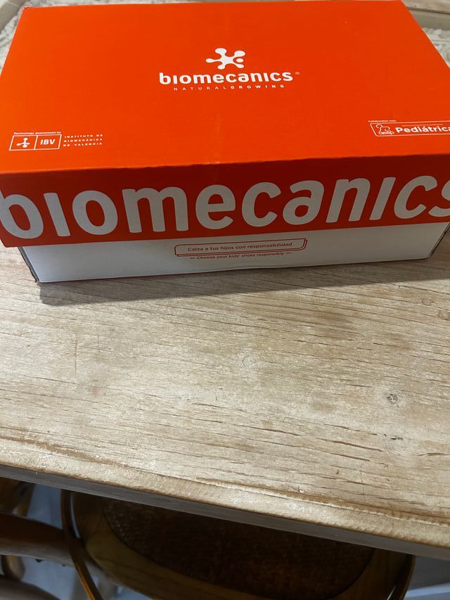 Zapatos Biomecanics Azules talla 34