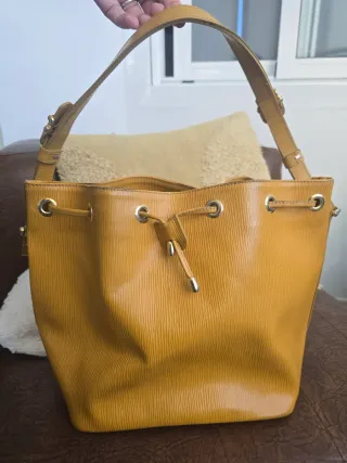 Bolso de piel mostaza