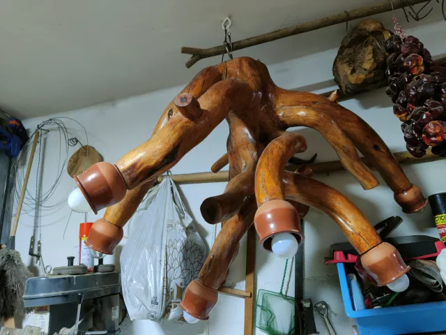 Lámpara artesanal madera (cepa de sabina )terracot