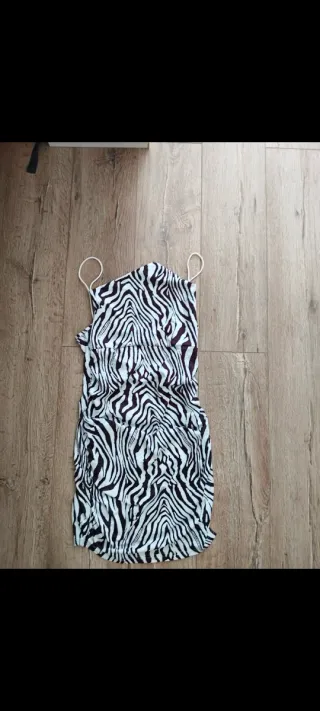 Vestido cebra con abertura lateral