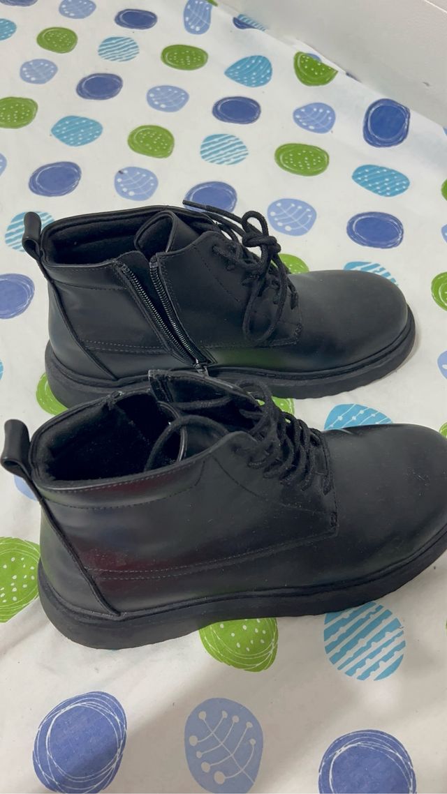 Botas niño talla 37