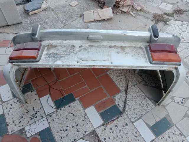 Trasera Seat 124 con pilotos