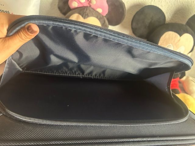 Maleta de viaje azul marino