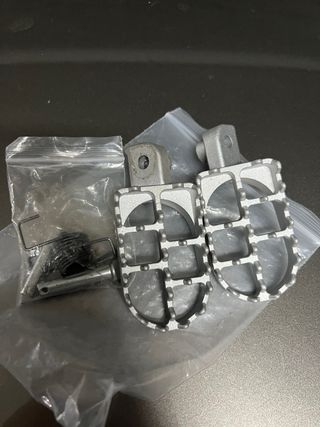 Estriberas moto nuevas