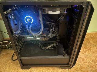 PC Gaming Ratón y teclado Corsair incluidos