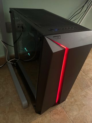 PC Gaming Ratón y teclado Corsair incluidos