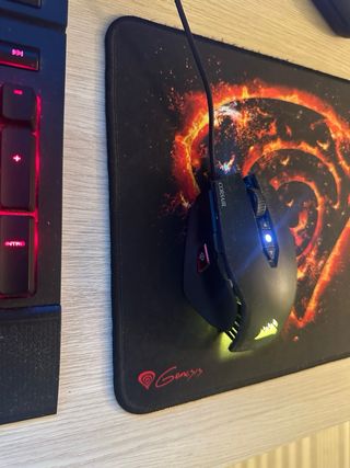 PC Gaming Ratón y teclado Corsair incluidos