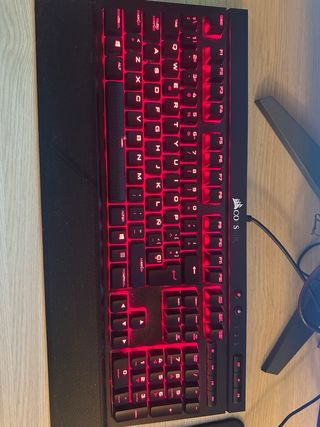 PC Gaming Ratón y teclado Corsair incluidos