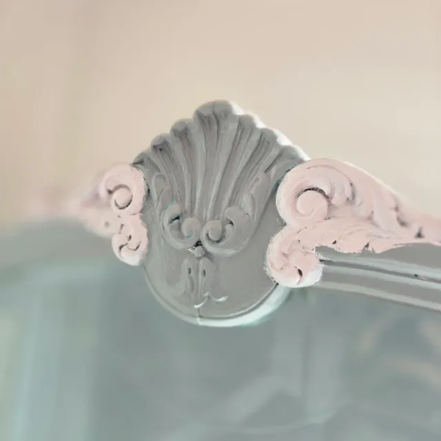 Aparador vintage gris y blanco