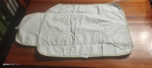 Cambiador de bebé azul con elefante