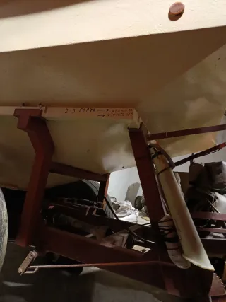 Abonadora arrastrada Talleres Barbero