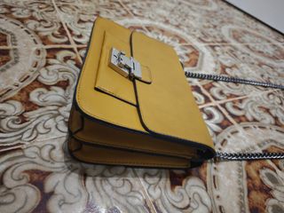 Bolso Parfois Mostaza Cadena Plata