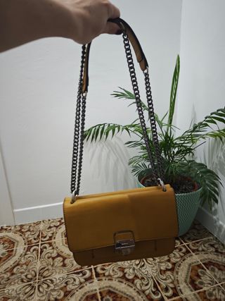 Bolso Parfois Mostaza Cadena Plata