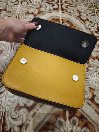 Bolso Parfois Mostaza Cadena Plata