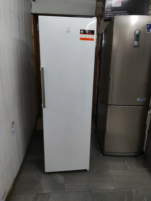 Frigorífico Indesit 189x60cm A++ con Garantía 
