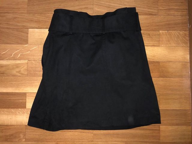 Lote 4 faldas estampadas y lisas