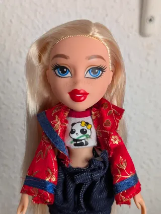 Bratz Cloe Study Abroad Muñeca