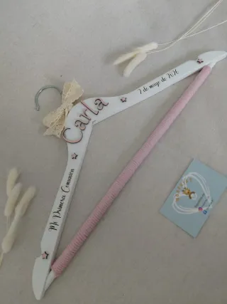 Percha 100% personalizada Primera Comunión
