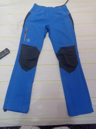 Pantalón trekking TERNUA T14.