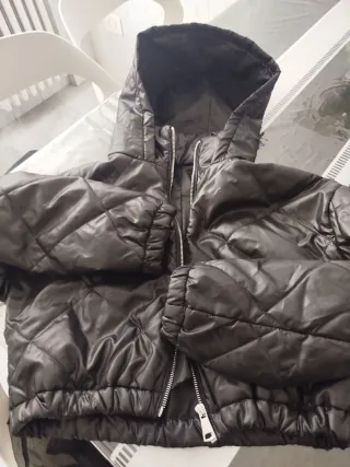 Giubbotto nero corto imbottito 100g