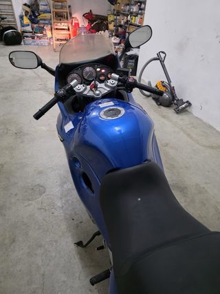 Suzuki GSX600F Azul