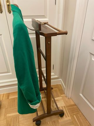 Galán de noche de madera