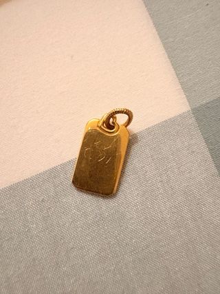 Medallón Pandora Dorado Pequeño
