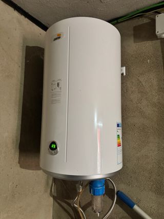 Termo eléctrico 80L.