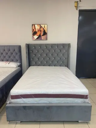 Cama Matrimonial Terciopelo Gris